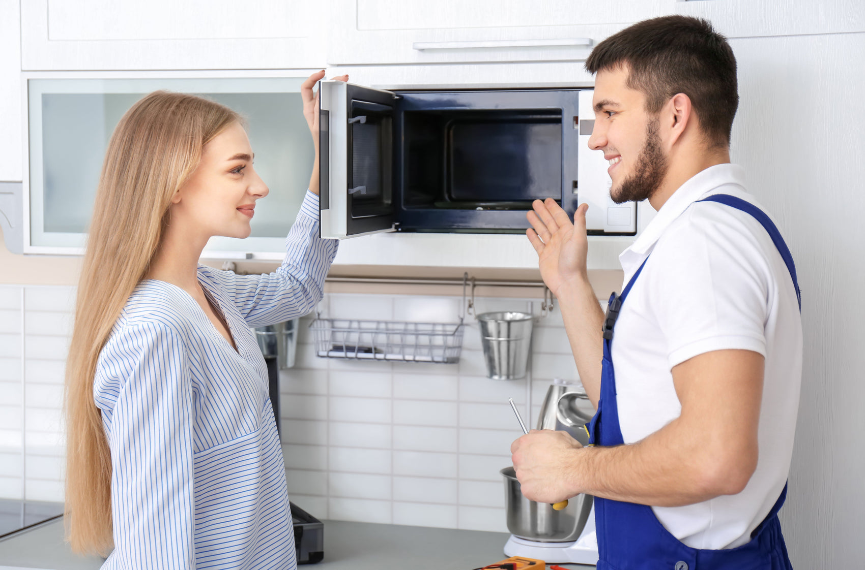 How To Clean & Maintain a Microwave: The Ultimate DIY Guide